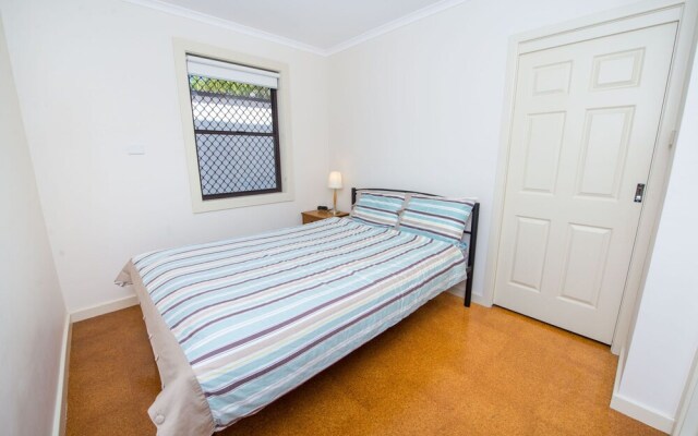 Shoal Bay Avenue Unit 7