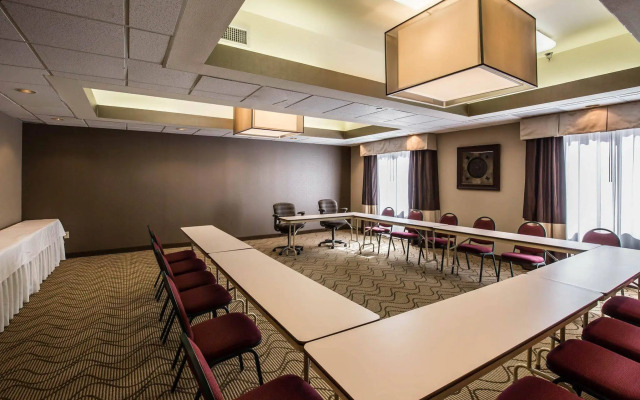 Comfort Suites Stafford Near Sugarland