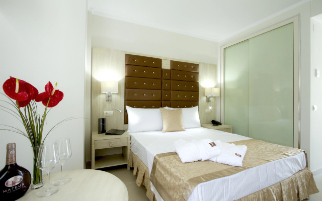 Moon Dreams Torremolinos Hotel (Adults Only)