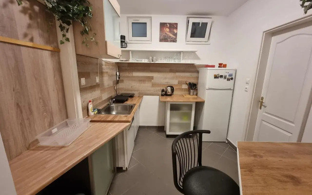 Viktória ~Vízparti ~ Medencés ~ Apartman