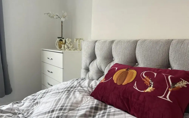 Bristol - 4 Beds - Sleeps 7 - For Groups - Garden