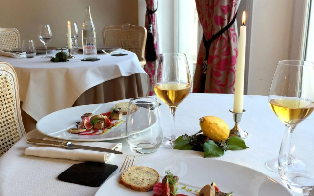 Logis Hôtel Restaurant Le Cheval Blanc