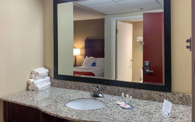 Comfort Inn & Suites East Hartford - Hartford