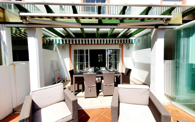 Lomas de Cabopino House