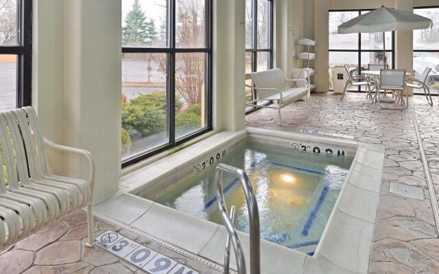 Best Western Louisville East Inn & Suites