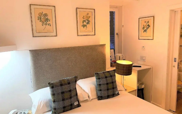 Torrs Warren Country House Hotel