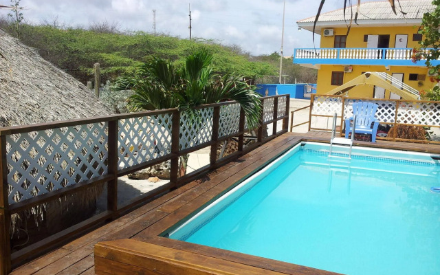 Sea Horizon Apartments (across from Mambo Beach)