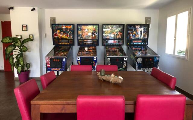 Belle villa 200m² Grimaud (flipers, babyfoot et piscine)