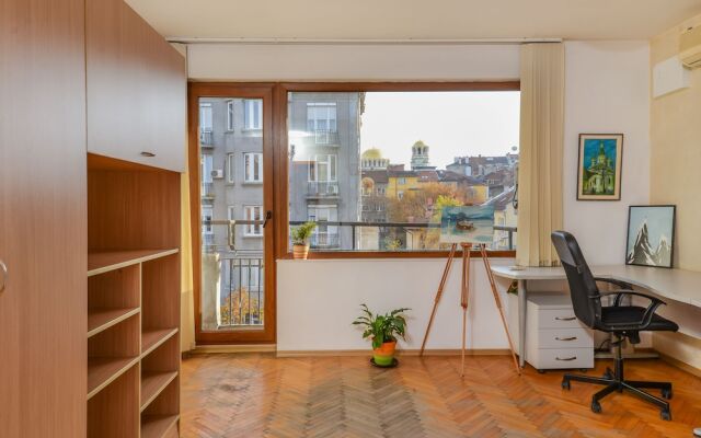 Fm Deluxe 2-Bdr Apartment - Alexander Nevsky View