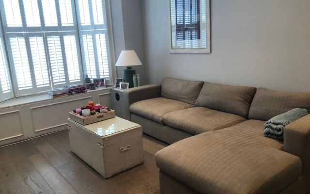 Spacious 5 Bedroom House in Chelsea London