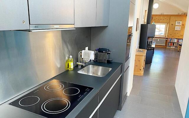 Dachwohnung im Alpenstil, 60m2 für 2P, mit Garage BM186