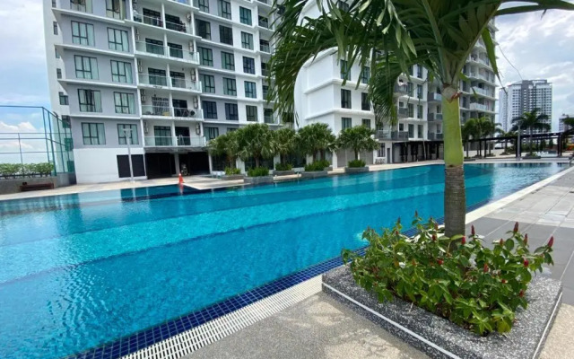 JB Staycation next to Paradigm Mall JB