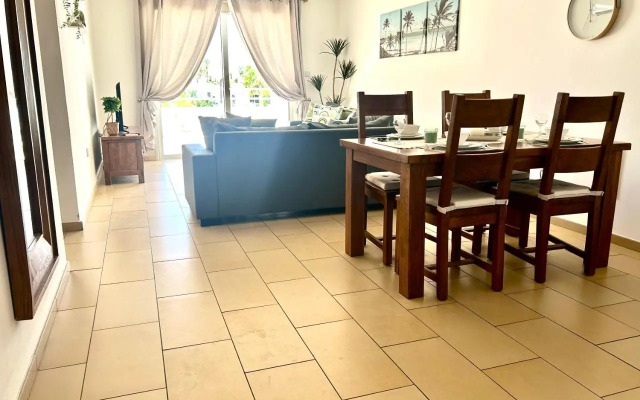 Nissi Sandy Bay C09