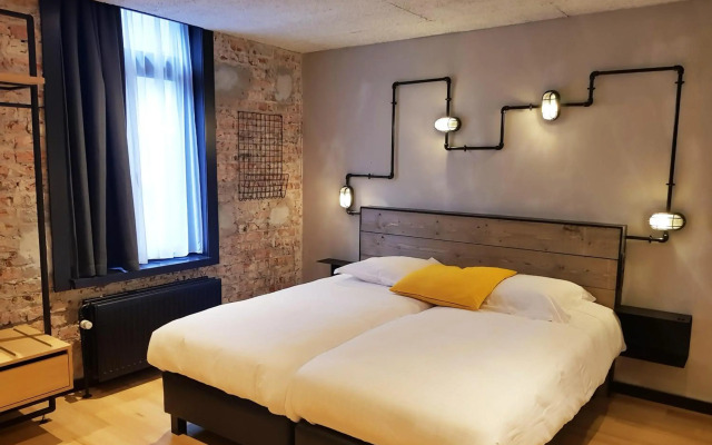 Upstairs Hotel