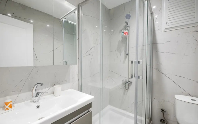 House w Garden 10 min to City s in Beyoglu