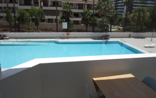 Apartment with One Bedroom in Playa de las Americas, with Pool Access, Furnished Balcony And Wifi - 500 M From the Beach