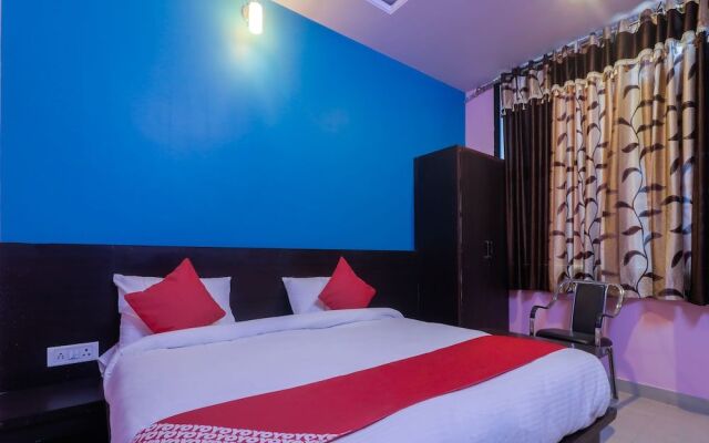 OYO 24615 Hotel Shivam Palace