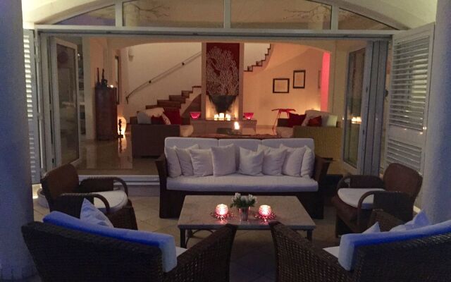 Villa Almadria Luxury Bed & Breakfast