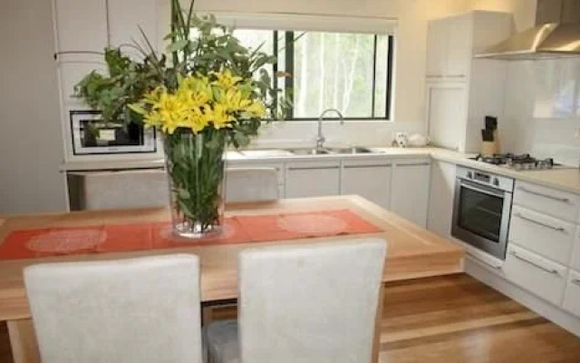 Jarrah Grove Forest Retreat - Adults Only