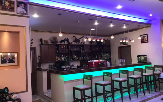 Hotel Kosta Famissi