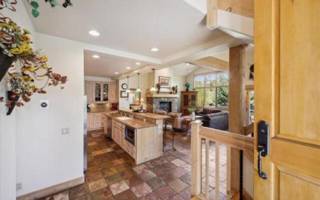 Cucumber Patch #44 Apartment