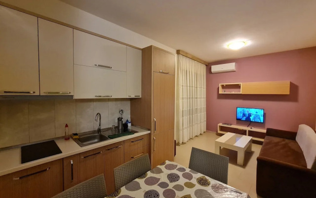 Holiday 2-bedroom Apartment in Vlora