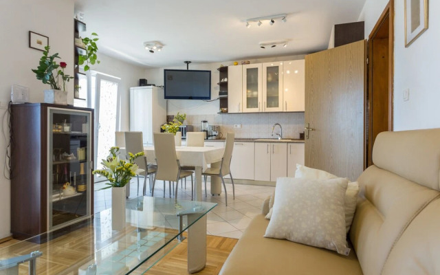 Apartment Tomazin