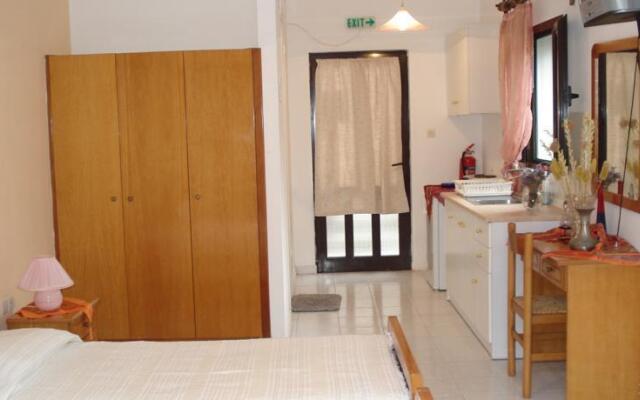 Avra Rooms