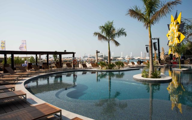Отель Le Méridien Mina Seyahi Beach Resort & Waterpark