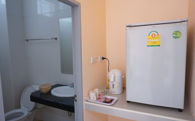 Jirasin Ranong Apartment