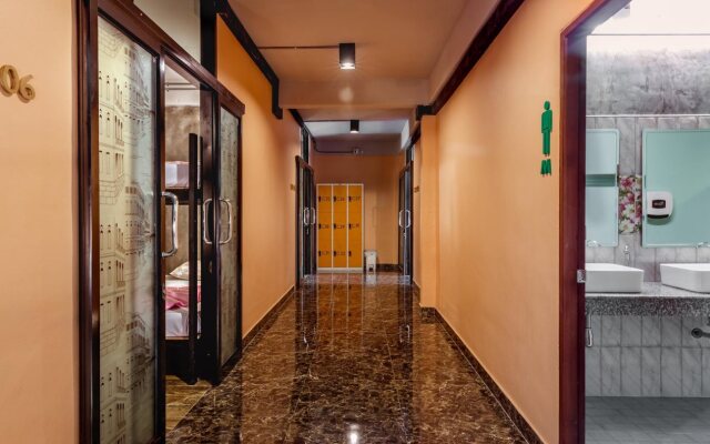 The Guest Hotel - Hostel