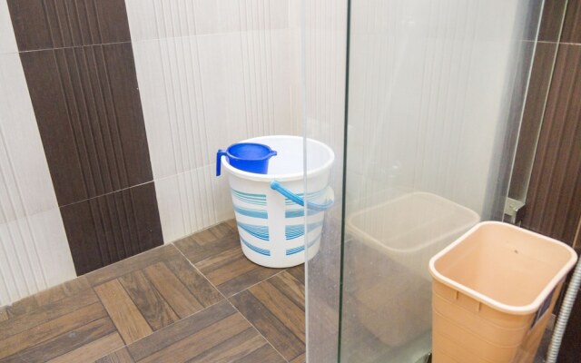 OYO 6144 Hotel M Plaza