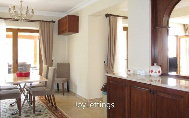 Villa FT11 by JoyLettings