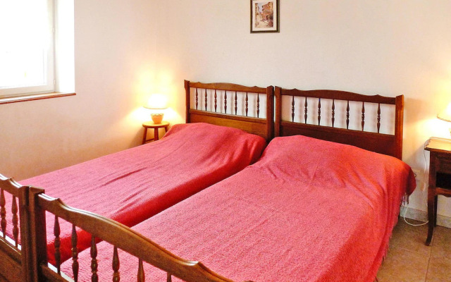 Charming Stone House With Shared Pool, Chambonas