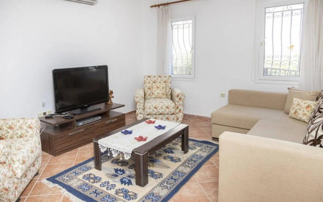 2 BR House With Garden in the Heart of Yalikavak