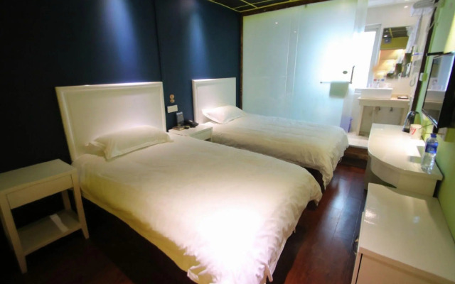 J Vspace Art Hotel