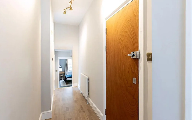 Lovely Bishops Park Flat