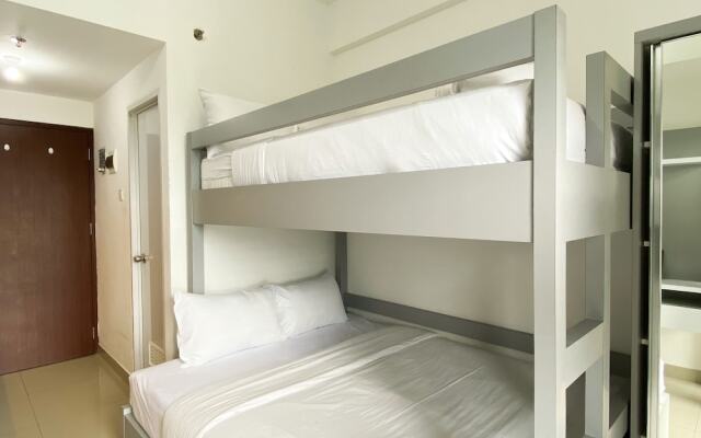 Cozy Stay Studio At Sayana Bekasi Apartment