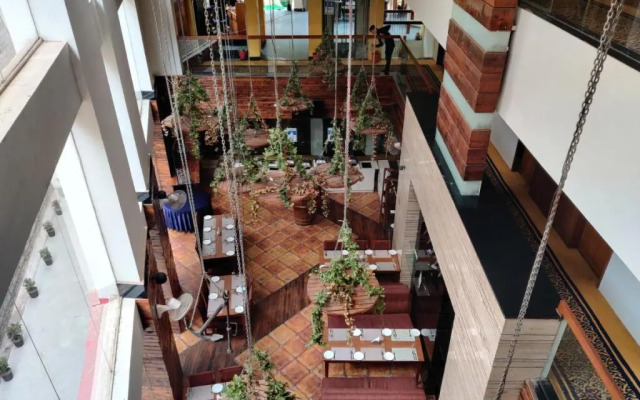 Woodcreek Resort And Spa