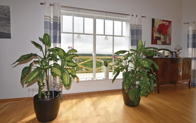 Stunning Home in Hamburgsund With 3 Bedrooms and Wifi