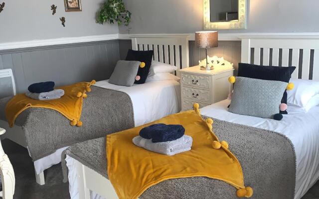 The White Horse Crostwick