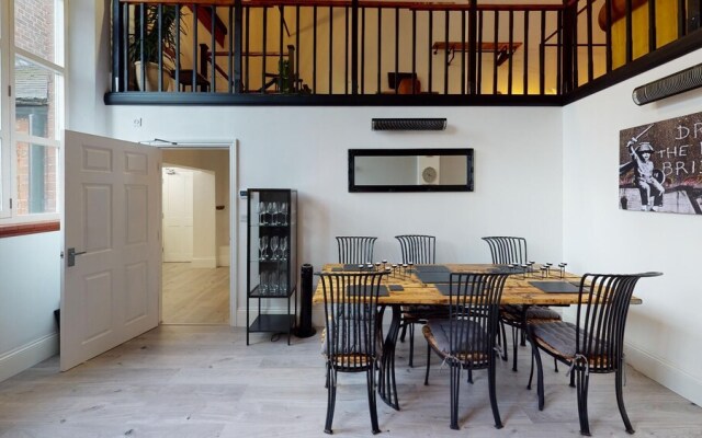 Hu1 Boutique City Apartment - Sleeps 6