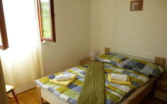 Apartment Rada - Center of Posedarje & near Beach