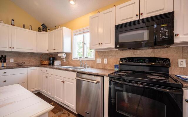 Sound Bite by Oak Island Accommodations