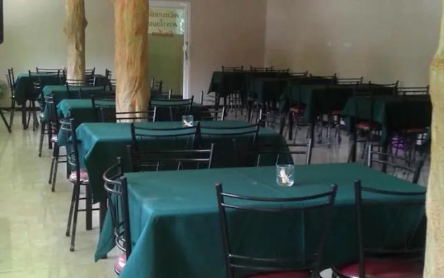 Baan Nokkhamin Resort