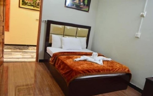 Grand Holidays Hotel