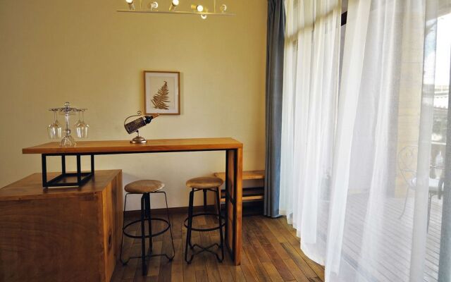 Zizai Garden Traveling with Hotel