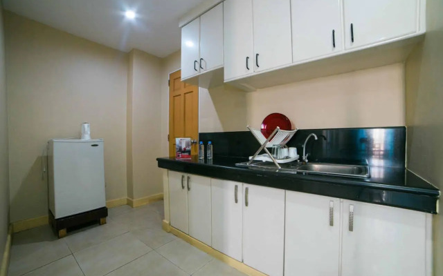 RedDoorz Plus @ Better Living Paranaque