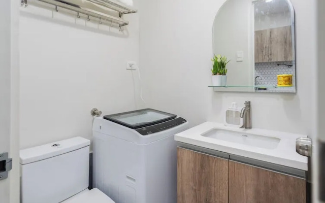 Chic Studio With Balcony & City View Near Airport