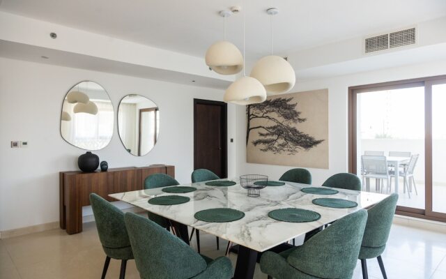 Lux 5BR Townhouse in Balqise Residence